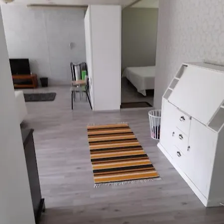 Noin 55m2 Perusvarustein. * Knivsund